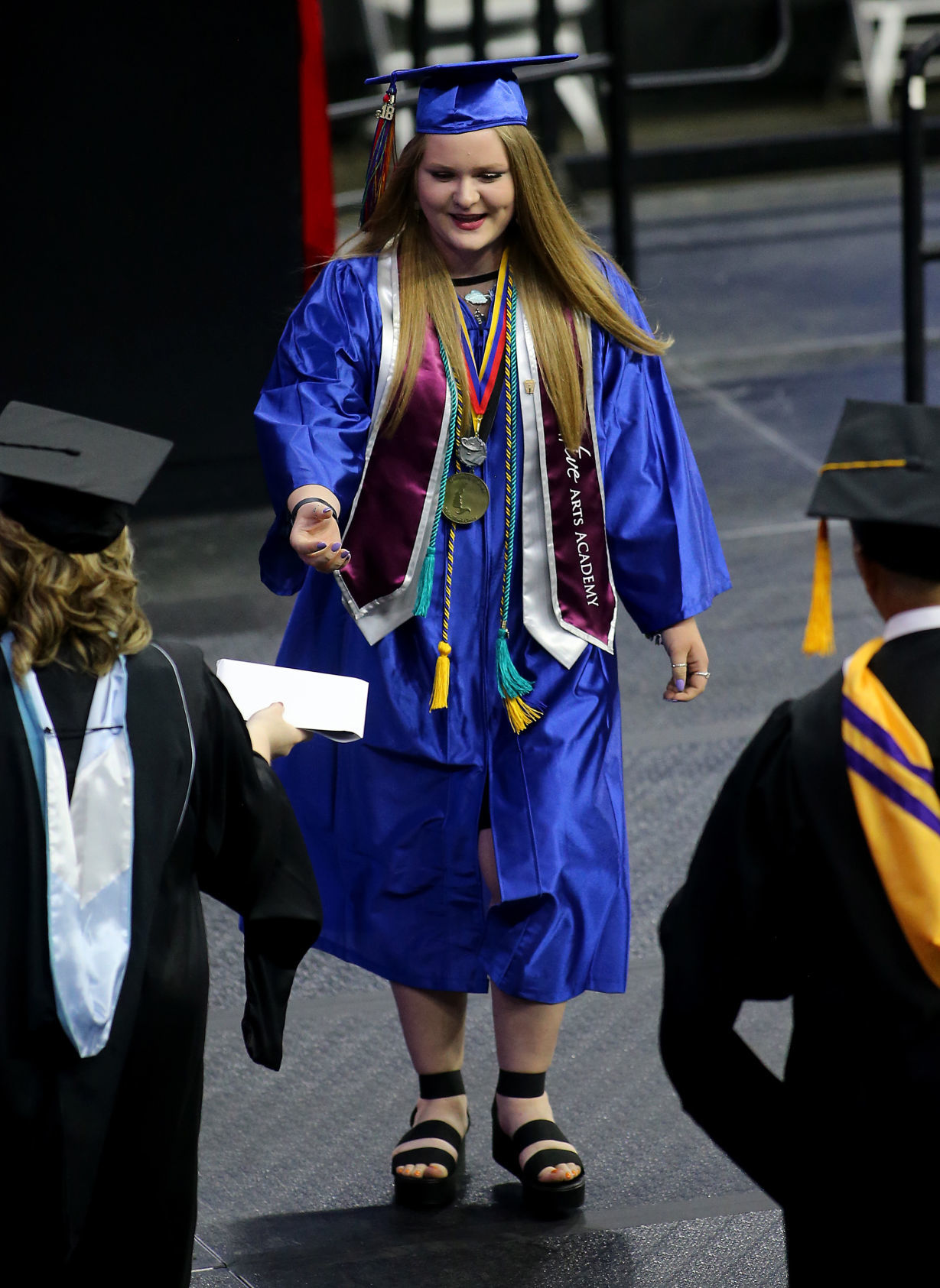 060318-qct-central-grad-009